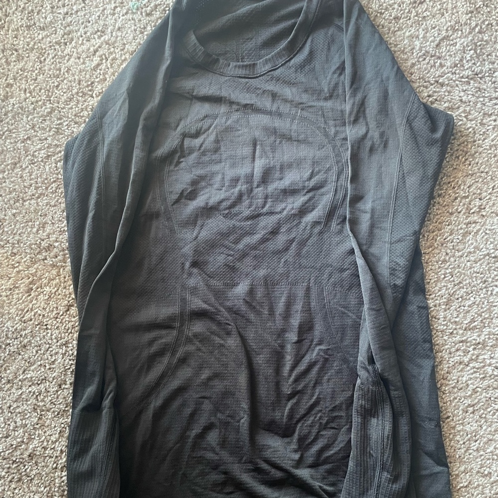 Lululemon black training shirt